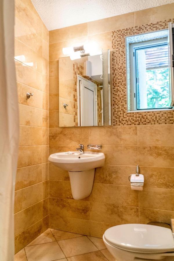 Крушун - Единствена На Метри От Водопадите, Krushun - The Only Stay Just Meters From The Waterfalls Krushuna Esterno foto