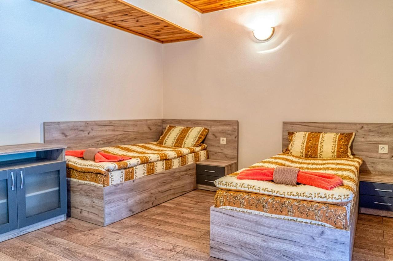 Крушун - Единствена На Метри От Водопадите, Krushun - The Only Stay Just Meters From The Waterfalls Krushuna Esterno foto
